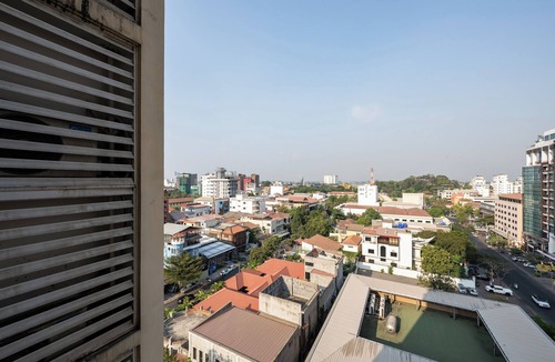 Prampir Makara Apartment | Yue Tai Apartment City Center by Soben