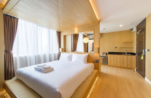 Bang Yi Ruea Hotel | Zenniq