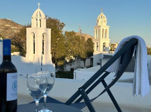 1912 Heritage Residence Santorini, Main Square