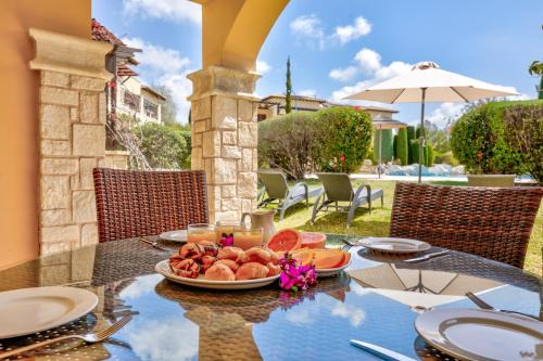2 bedroom Apartment Asulon with communal pools, Aphrodite Hills Resort in Kouklia