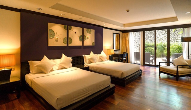 2 Bedrooms Beachfront Pool Villas in Laguna Complex City