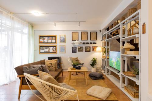2BR Entire House near Old City