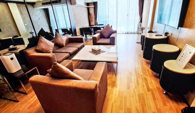 2C - Short-Term Rental Allowed - Downtown Bkk Serviced Apartment