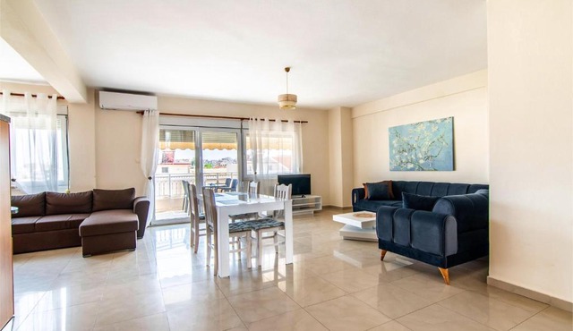 3 Bedroom Apartment, Easy Parking in Alexandroupoli