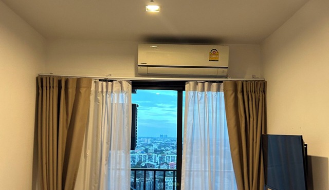 #3 Warm and peaceful 29sqm 1-bedroom in Bangkok with AC, fitness, pool, WiFi