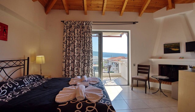 4 Epoches hotel in Alonissos