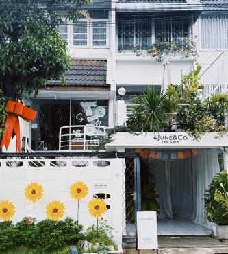 4 JUNE&CO The cafe