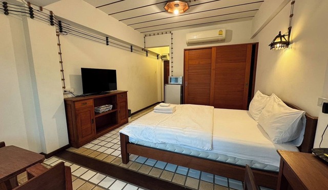 403 Serene Teak Boutique Apartments