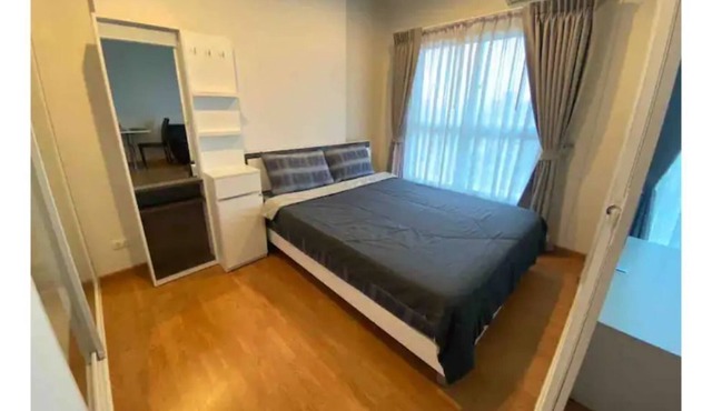 50m MRT, Big C, 1 BR condo with Sauna, Pool & Gym