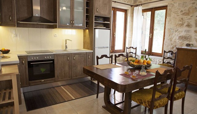 A fully renovated stone-built house of 1900. in Δραπανιας