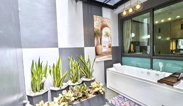 A105- 1 Bedroom Serviced Apartment with Whirlpool at Ao Nang Beach