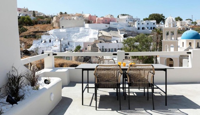 Acave Santorini Suites in Vóthon
