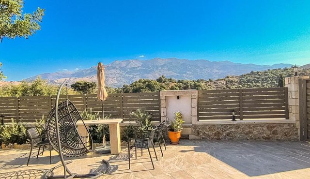 Achlades The Mountain Paradise Villas - Suite with pool and balcony with amazing view! in Aletrouvárion
