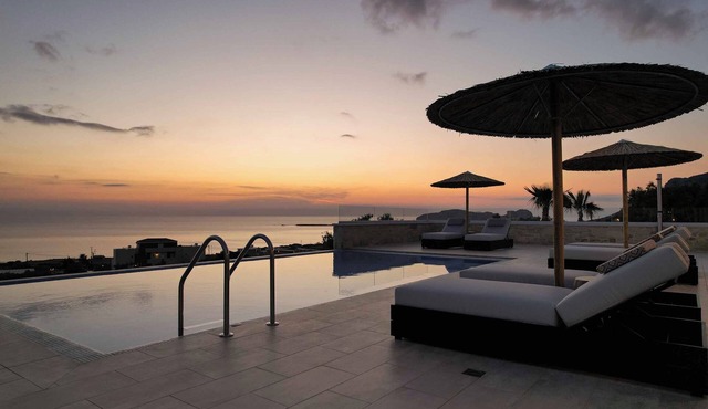 Actea Seaview Villas I Free* heated pools, 800m sea in Kissamos
