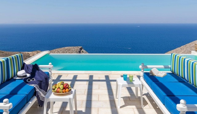 Aegle Seafront Villa, 3 Bedrooms, Private Infinity Pool, Agios Stefanos, Syros in Syros