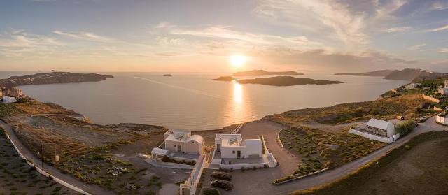 Agia Marina Caldera suites