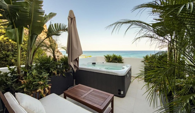 Aiolos Suites
