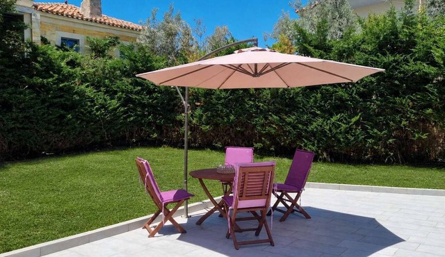 Aithra Garden House - Modern Stay near Mycenae in Limnes