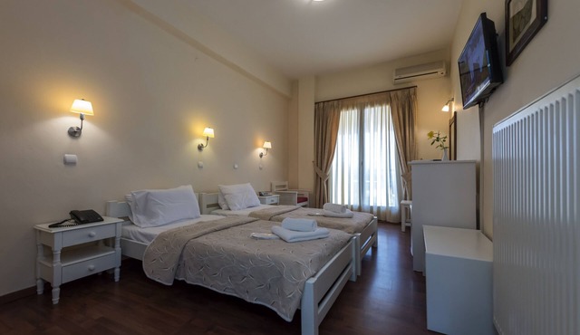 Akroyali Hotel & Villas in Messini
