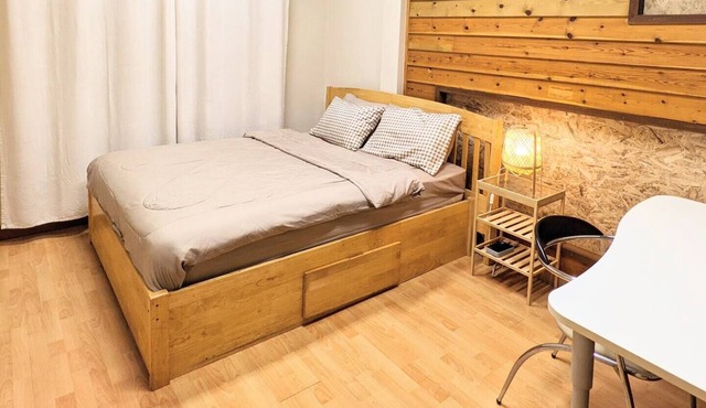 All you can need private room with king bed perfect for long stay in Bangkok