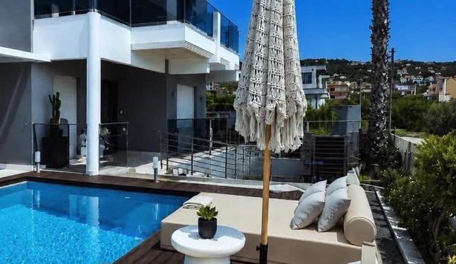 Allure villa in Porto Rafti