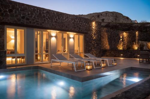 Almarossa Luxury Villas in Santorini