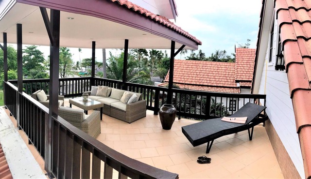 Amazing 3 bedroom sea view villa with plunge pool & roof terrace.
