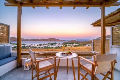 Ammos Serifos in Serifos Chora