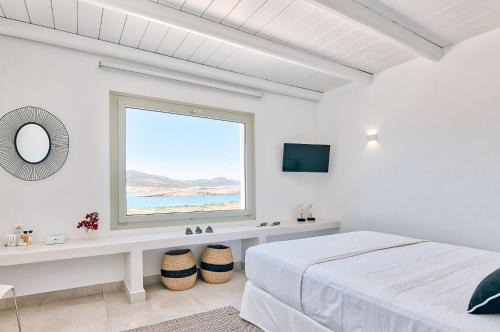Antiparos Thea in Antiparos