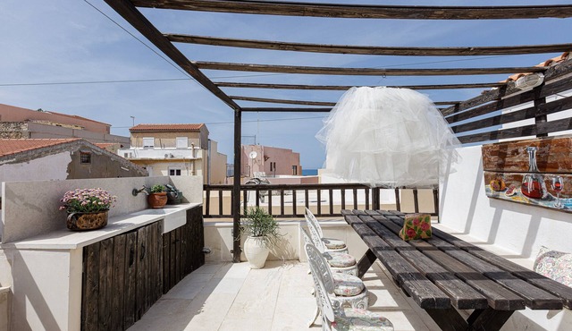 Antonia's rustic house - Old town view