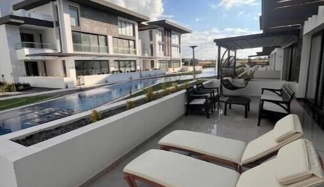 Apartamento Olive Court T3+1 com vista para a piscina in Yeni Boğaziçi