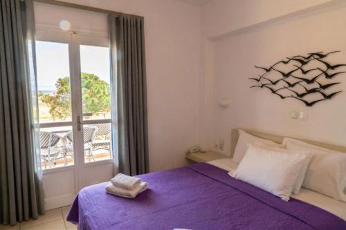 Apartment Sea View BB 3 guests in a family hotel in Perivolos