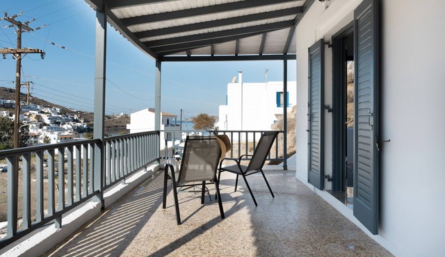 Apartment 'The View House 1' with Sea View, Wi-Fi and Air Conditioning in Kithnos Chora