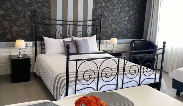 Apollonio Upper View Suites in Corinth
