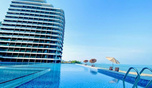 Ark Seaview Holiday Inn