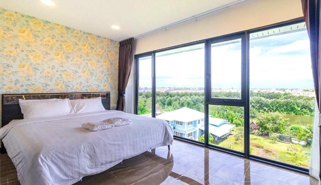 Arunsakhon luxury condo