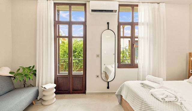 Asikiko Suites - Rethymno Old Town Balcony Suite in Rethymno