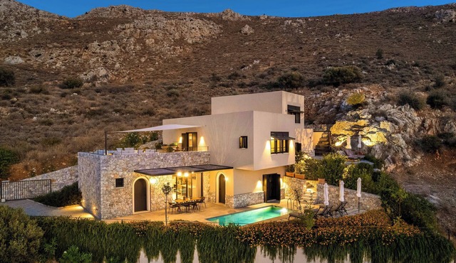Askianos I - Private Patio & Endless Views in Listaros