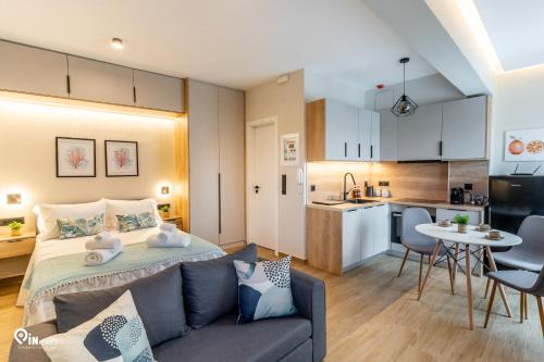 Athena & Phevos - Seaside View Luxury Studio in Nea Makri in Nea Makri