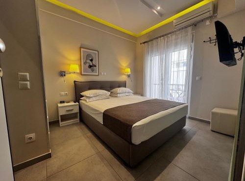 Athens Stay 15 Hotel-Style Room, King Bed & Private Balcony