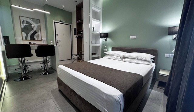 Athens Stay 35
