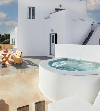 Athiri Santorini Hotel in Imerovigli