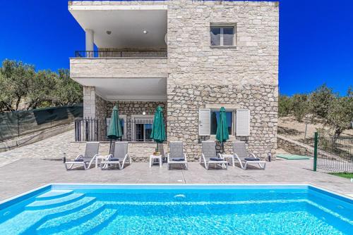 Aurora Stone Villa With Private Pool in Episkopi (Heraklion)