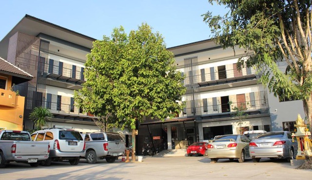 B-Cozy Hotel