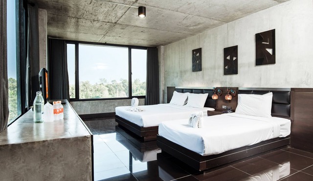 B2 Black Business & Budget Hotel