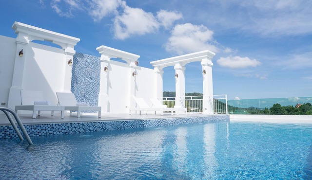 B2 Phuket Premier Hotel