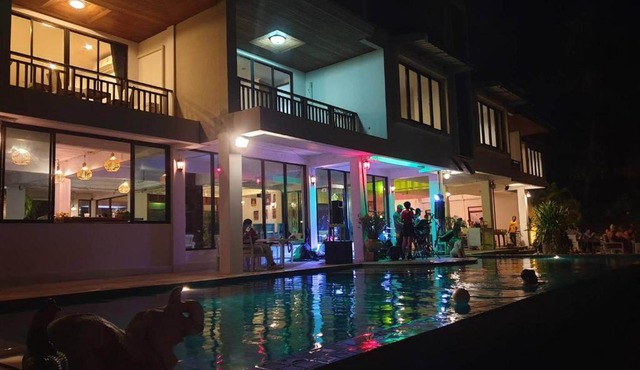 Baan Ampai Beach Hotel in Maret