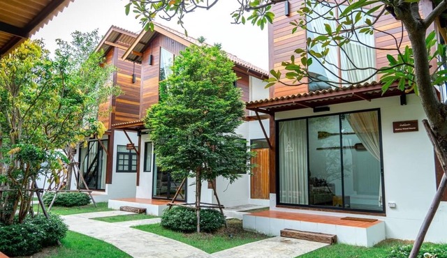 Baanrongmai Canal Front Homestay
