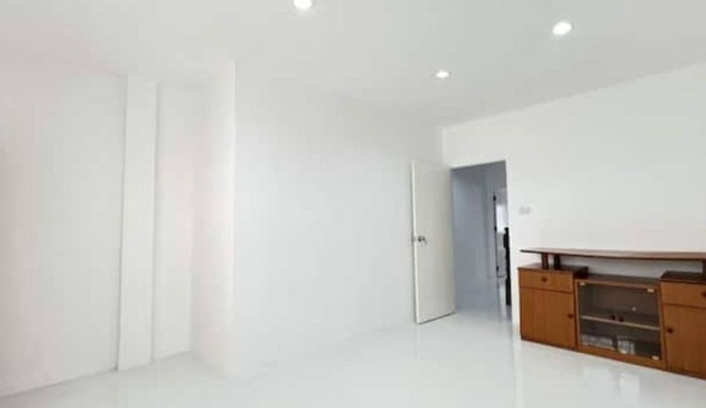 Bangkok Private–Cheerful–WFH 4 bedrooms + Parking