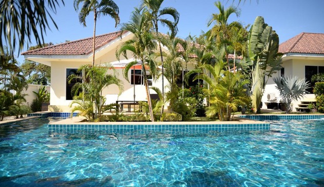 Bangsaray Villa